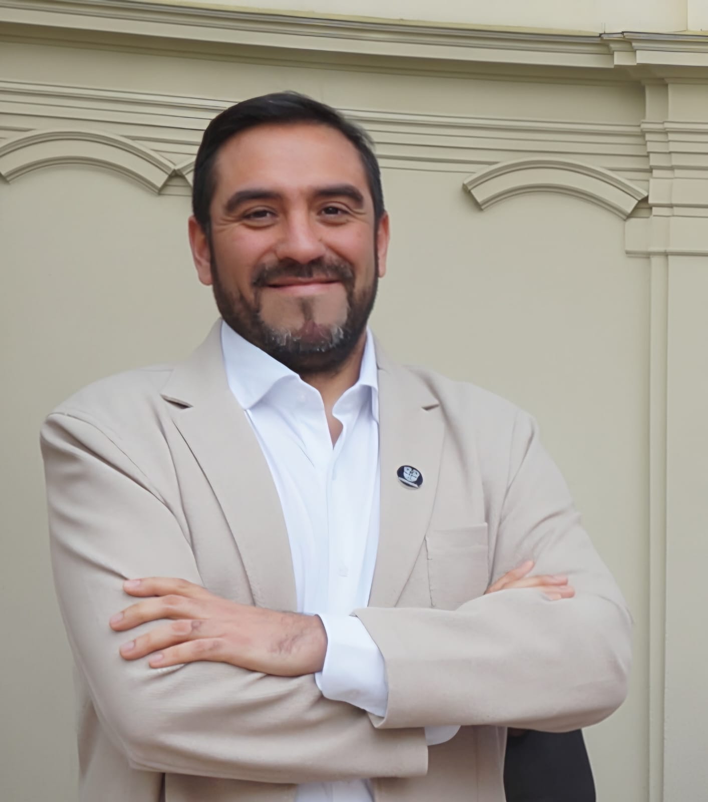 Dr. Humberto Estay